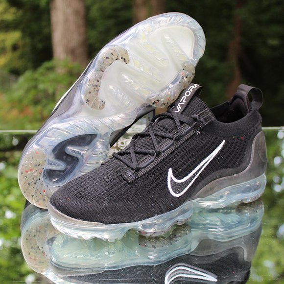 Nike Air VaporMax Flyknit 2021 Women’s Size 10 - Picture 6 of 12